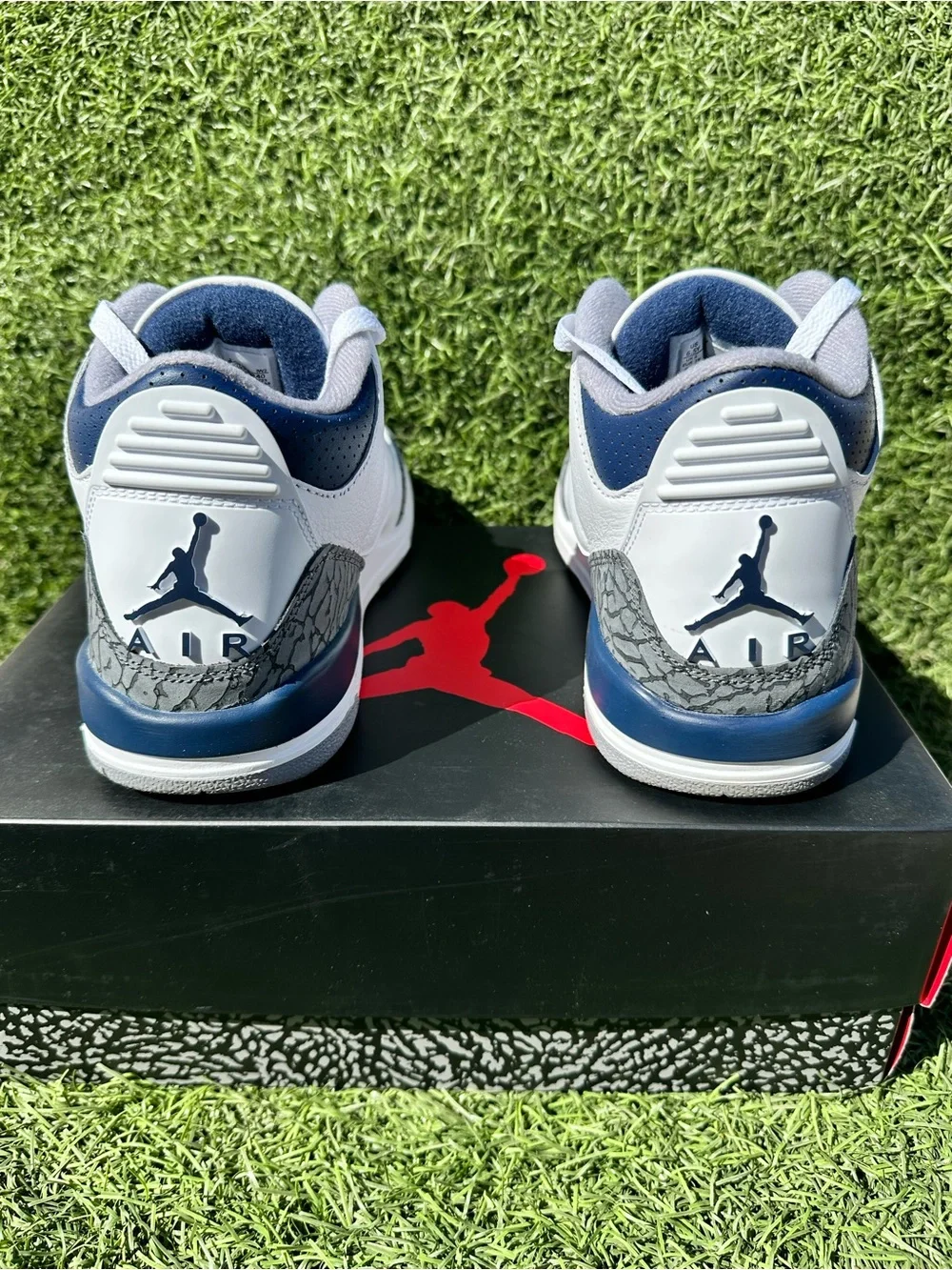 Air Jordan 3 Retro GS White/Cement/Midnight Navy Blue, Size 6.5Y